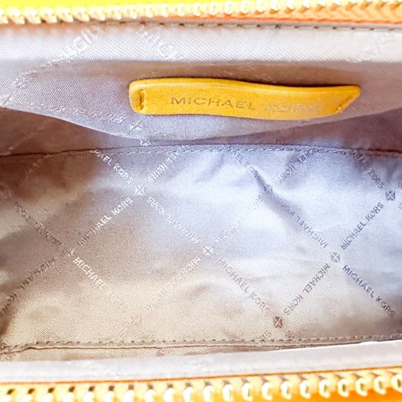 Michael Kors LIVIA Small Cloud Clutch Shoulder Crossbody Bag Straw Butter - Picture 8 of 11